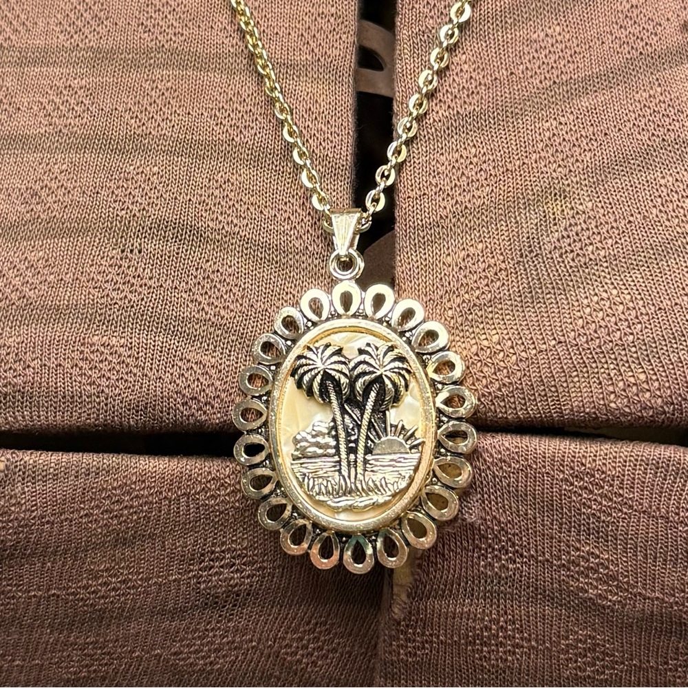 Vintage Signed Germany Gold Tone Palm Tree Pendant Necklace Chain - Picture 8 of 12